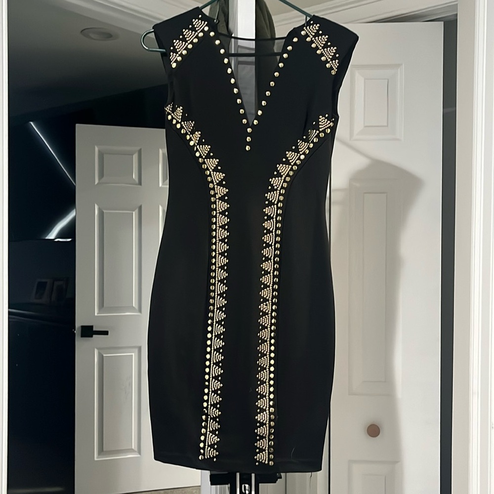 Beautiful Cache mid length dress!